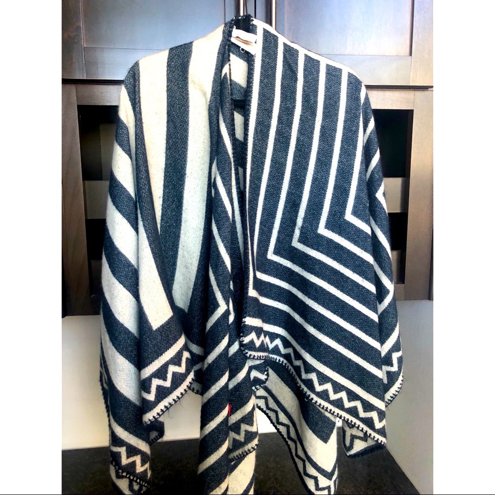 Ann Taylor Loft Grey and Cream poncho - Picture 1 of 1